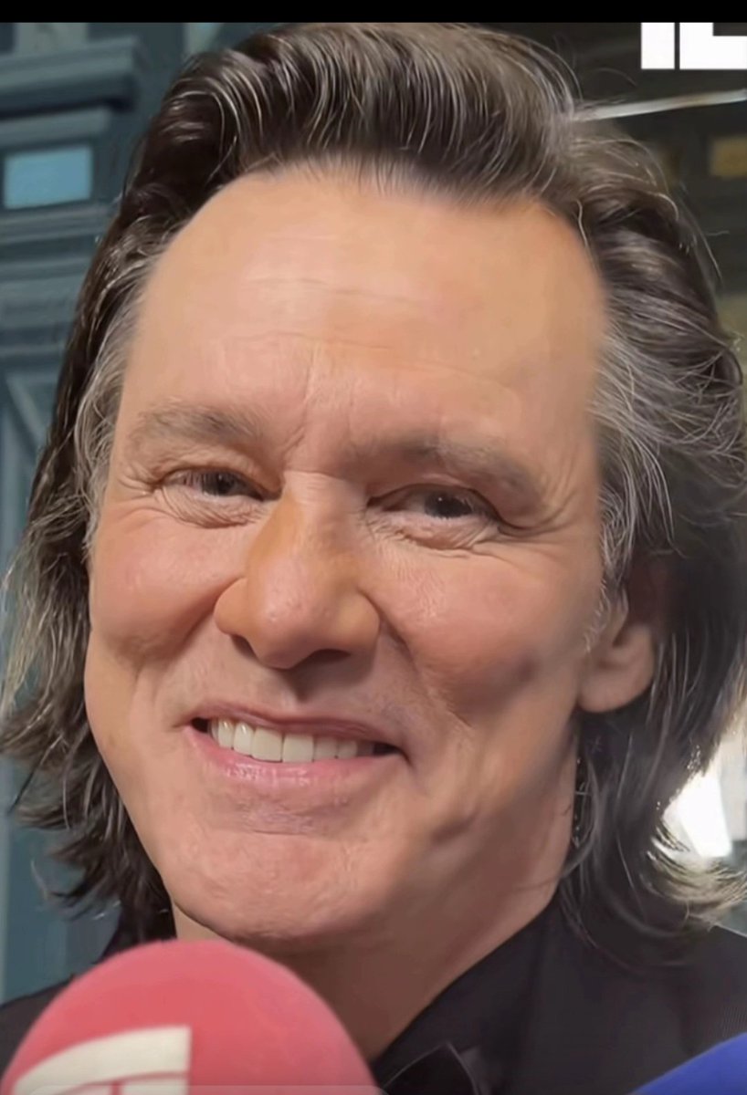 Christiancm369's tweet photo. Weeeee ese no es #JimCarrey 😭😭😭😭 https://t.co/OM3VUQTYuM
