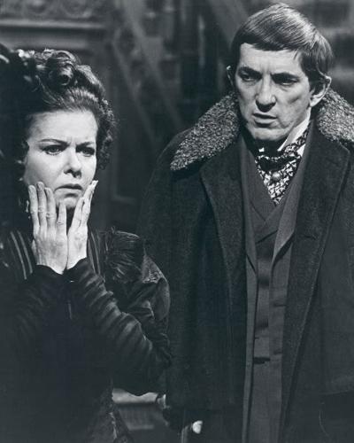 ClassicMovieHub's tweet photo. Elizabeth Collins and Barnabas :)
#JoanBennett #JonathanFrid #DarkShadows #FondMemories https://t.co/t5qIGPwlhr