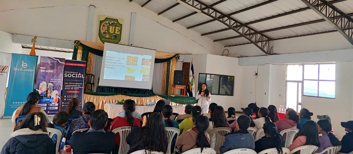Zona7Inclusiva's tweet photo. 📍#Loja | Con apoyo de @BanEcuadorBP capacitamos a 50 familias del proyecto de Erradicación del Trabajo Infantil del cantón #Calvas sobre acceso a créditos productivos, crédito violeta para mujeres y crédito de desarrollo humano.🙌🏻📈✨
#MDHenTerritorio
#ElNuevoEcuador https://t.co/ff3WKva5id