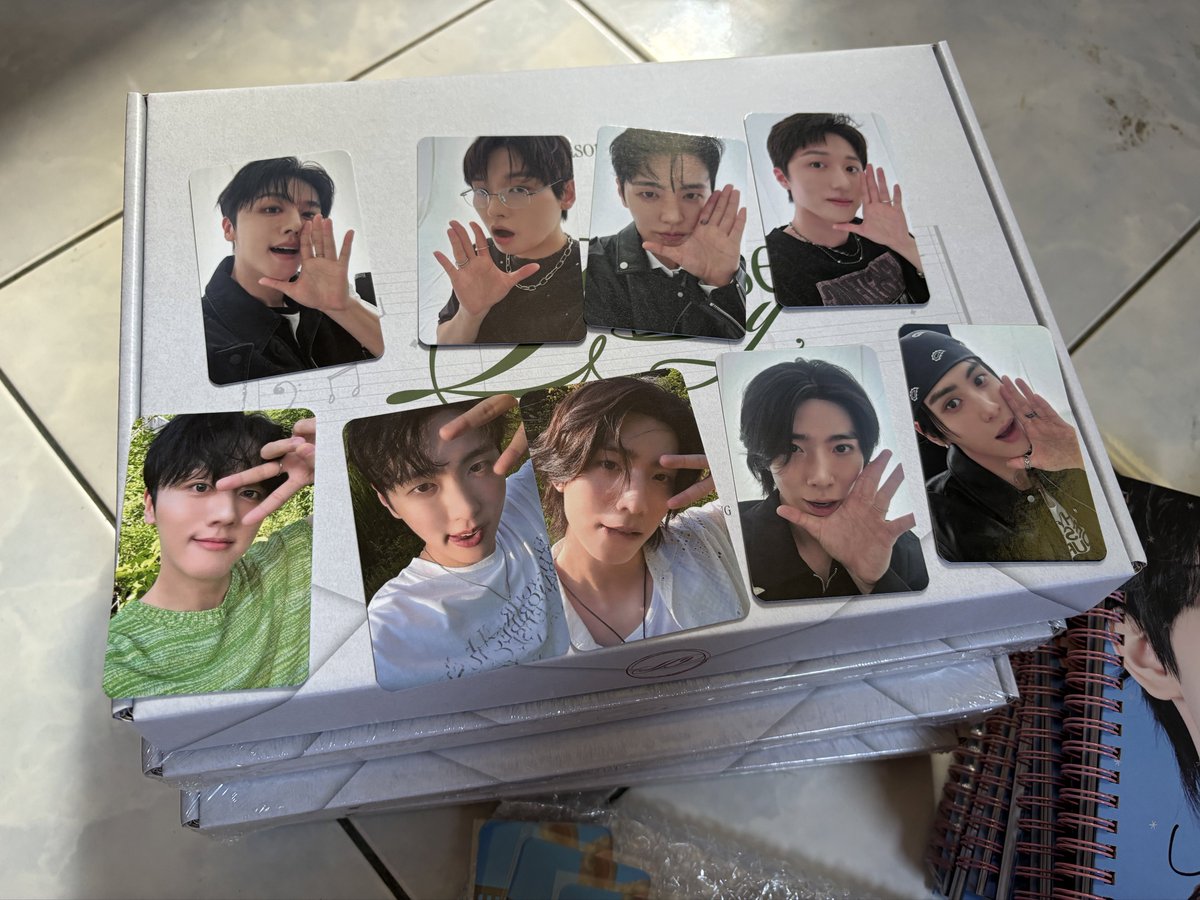 DAWONF0RME's tweet photo. ahhhhhhhhh sf9 and liyu items arrived! tengkyu so muchy po ulit @yeppeuda_ph for the great kr box sharing service!!! natawa ko kase napauwi na naman yong bias ko sa sealed sg lol iba talaga pag dumadaan sa nyo kamsaaa 🧡🧡🧡 https://t.co/desOmI7cQy