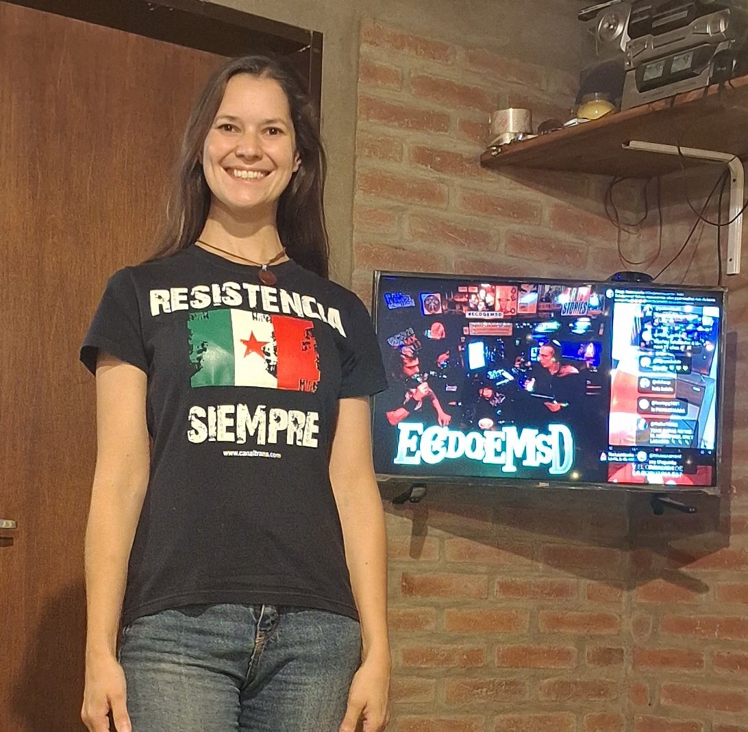 LuliECDQEMSD's tweet photo. Y mi playera mas antigua comprada jaja
#primeraterrizaje
#ECDQEMSD
#27AÑOS
#TEMPORADA28
#playeraantigua https://t.co/Te7oVaH7MH
