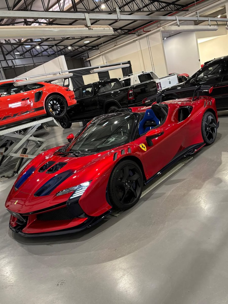 TheAutoHub's tweet image. Ferrari SF90XX