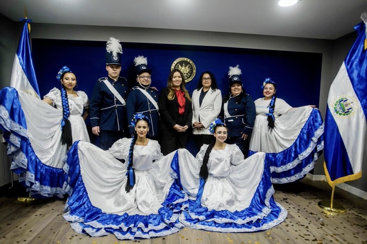 CANCILLERÍA INAUGURA SERVICIO DE DUI IN SITU EN CONSULADO DE MADRID

En el marco de una visita oficial al Reino de España, la viceministra de Diáspora y Movilidad Humana, <a href="/PattyNGodinez/">Patricia Godinez</a> , participó en la apertura del tercer servicio de emisión de DUI in situ en el Consulado