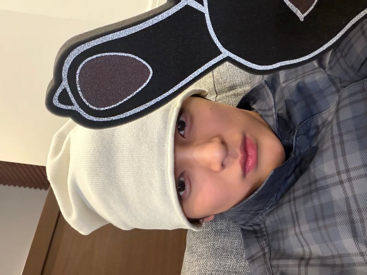 keonholds's tweet photo. marshmallow keonho selca :> https://t.co/7phFlB8OPZ
