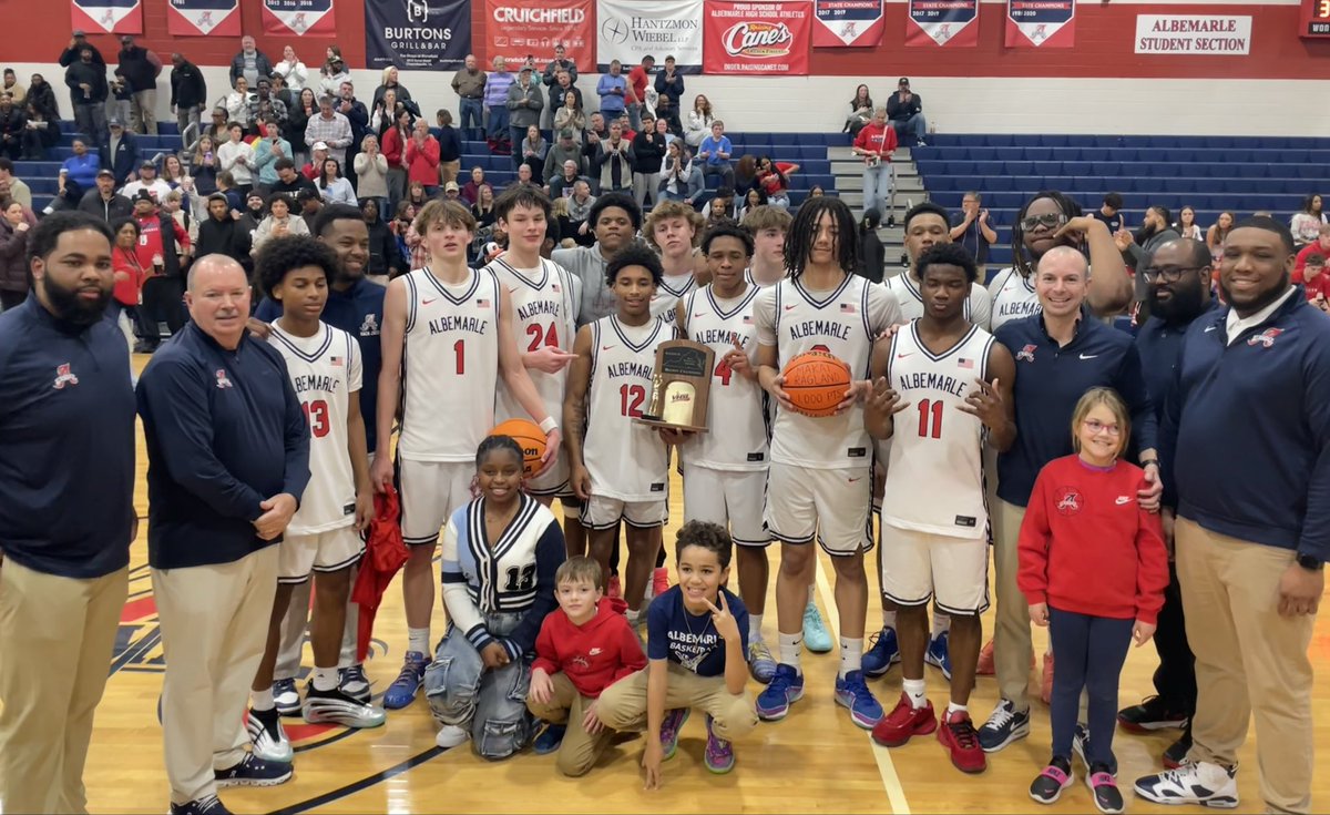 AlbemarleHoops's tweet photo. REGION CHAMPS!

Region 5C Final:
Albemarle - 63
James River - 31

MarJaylen Jackson - 22p 6r 2s
Tristan Smith - 16p 9r 5a 2s 2b
Makai Ragland - 13p 5r 2s
Julien Sims - 4p 6r
Xzaivon Carter - 3p 4r 2s

24-1 https://t.co/59LnfjyjRR