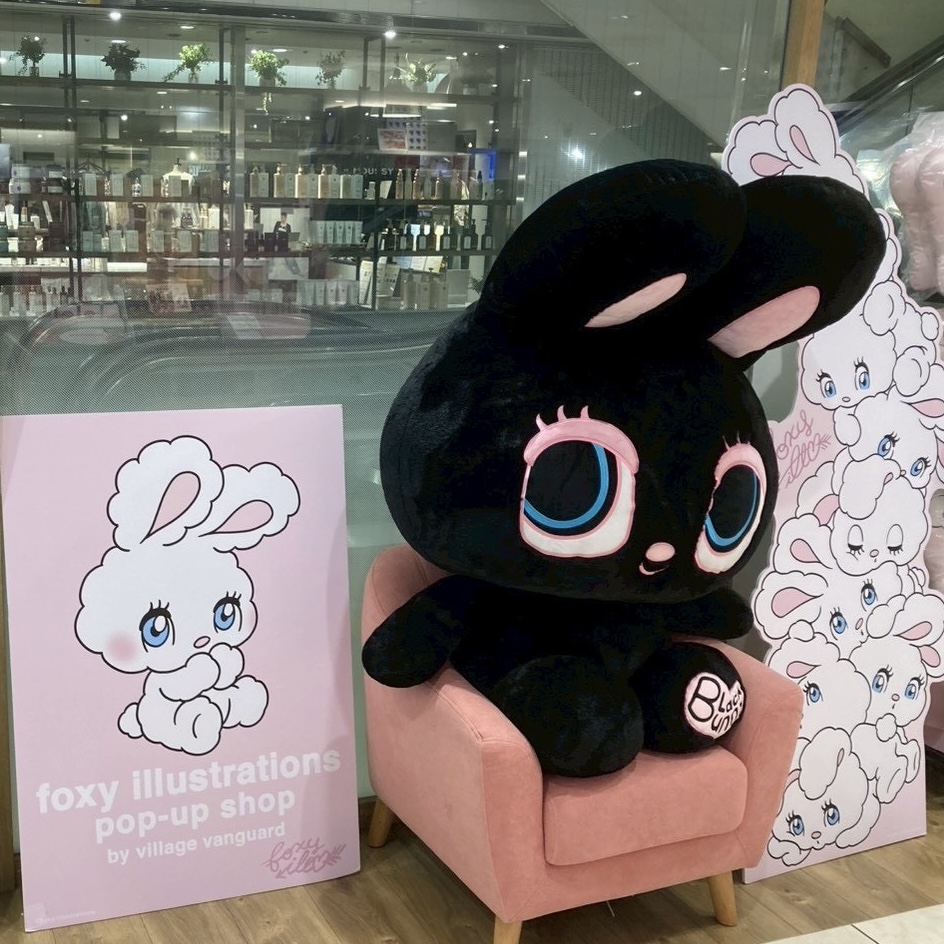 🤍・・・🤍 🤍・・・🤍 foxy illustrations pop-up shop 🌈 本日 OPEN