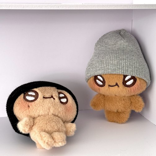 theakkpopstore's tweet photo. {🇹🇭TH G.O.} #akkaspre

🥖9cm 건뽀또 🥖
by @keonbboddo 

♡ ตุ๊กตากอนโฮ 480 บาท/ver. (มัดจำ 200)
♡ grey beanie 200 บาท (มัดจำ 100)
❤️‍🔥รับตุ๊กตา+beanie ลด 20.-

♡ ชำระรอบเดียว (+ems40)
♡ ปิดรับ 09/03 (รอบปกติ)
♡ PLACE AN ORDER: DM

#ตลาดนัดcortis #ตุ๊กตาcortis #กอนโฮ https://t.co/9lYiU9VxrI