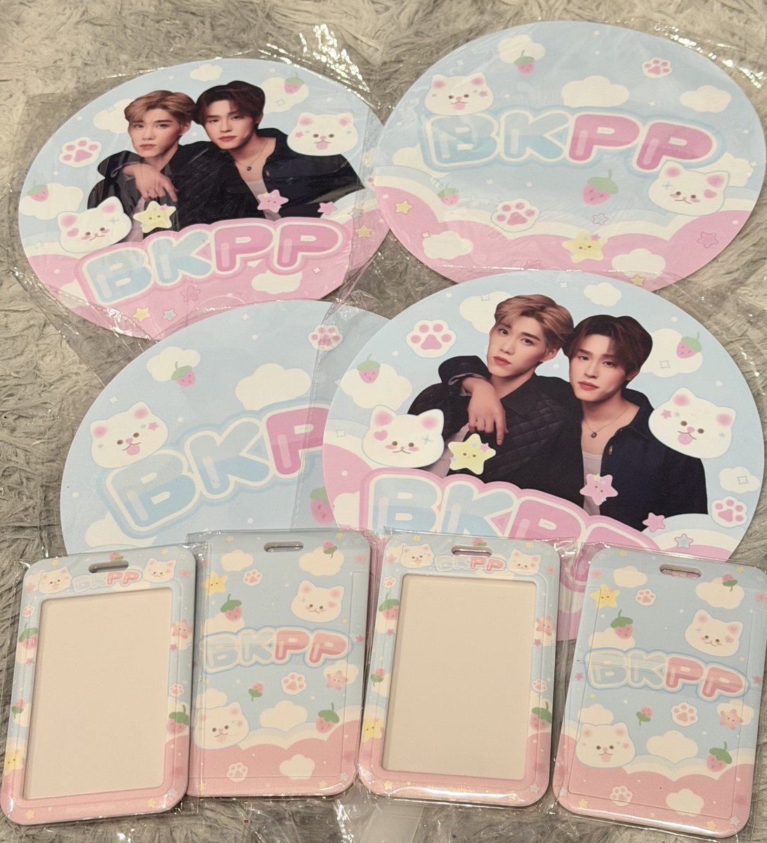 🧡💜4เซ็ตสุดท้ายค่า รีเลย
1handfan&amp;1cardholder💙❤️