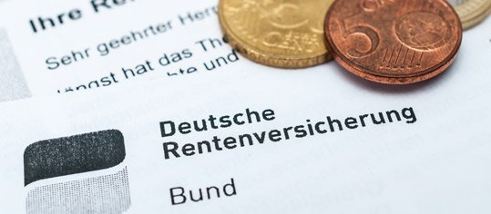 Die Ukraine erhöhte die Renten kräftig um über zwölf Prozent🤔

Na da schau an,das finanzieren Wir ja dann wohl KRÄFTIG😡
Wann kommen dann die 12 Prozent  Erhöhung für unsere Rentner 🤔

Auch im März Herr Merz,ODER?

Es ist eine Schande was hier  passiert

boerse.de/nachrichten-am…