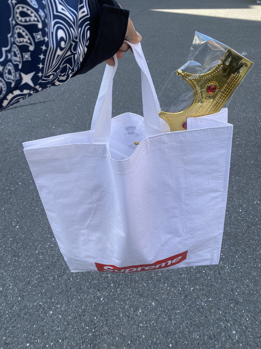 issen092's tweet photo. supreme買いたい物は買えました^ ^ https://t.co/lO0ITQlSmq
