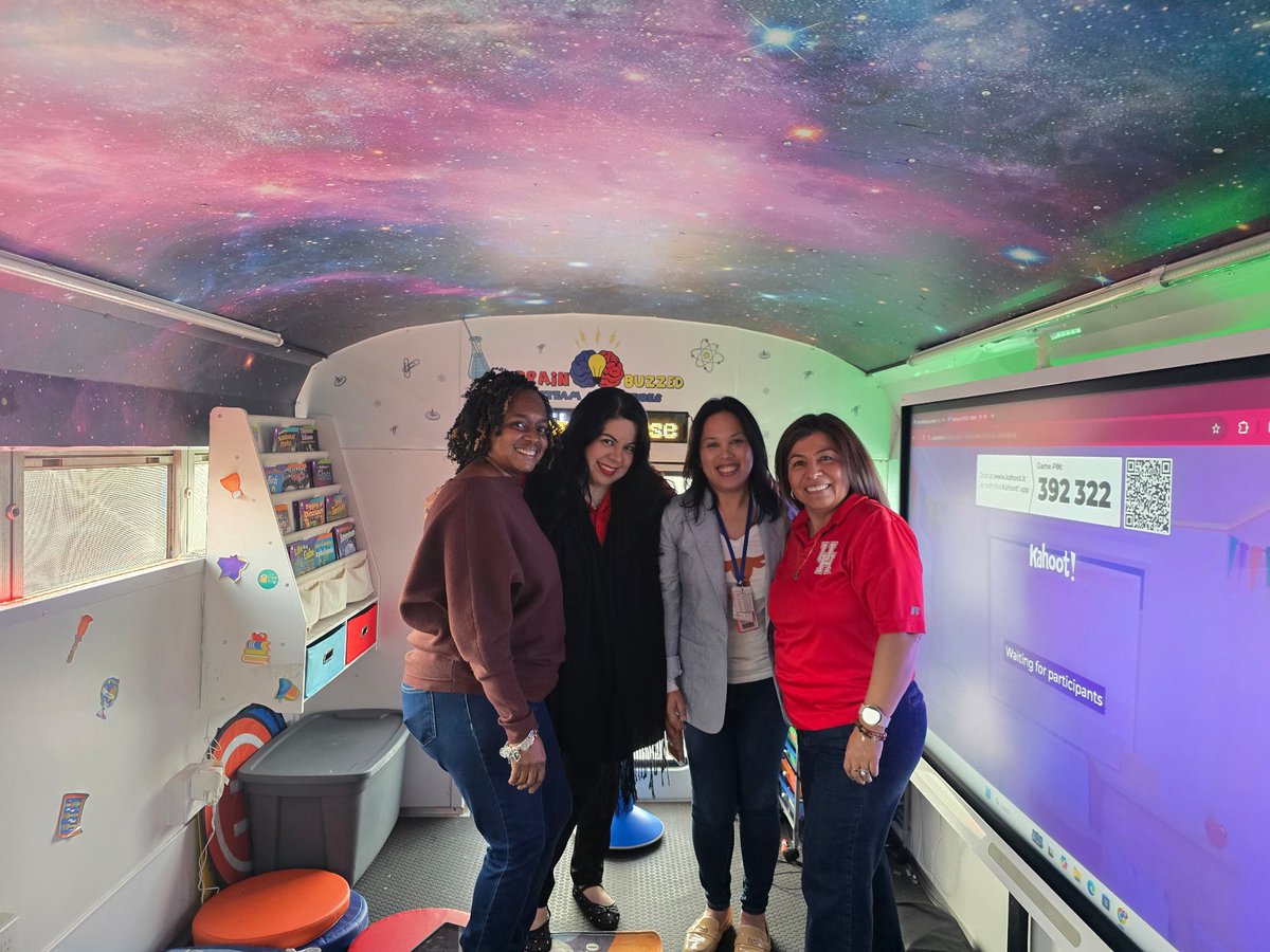 HREMustangs's tweet photo. STEAM Night at HRE was a great success! Students and families explored science, technology, art, and math through hands-on learning and creative challenges. So much curiosity, collaboration, and Mustang pride! #HREProud #STEAMNight #MustangMinds https://t.co/rRfOulc855