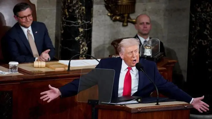 Bella9339's tweet photo. Trump's State of the Union address praised the United States as entering a "golden age"—a single article explains the key points and points of contention. https://t.co/CnIYynFJ06