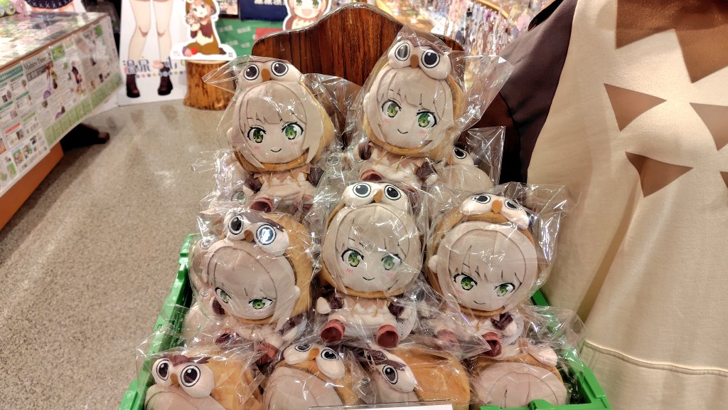 今日は飯坂温泉…に行く前にギャラリー梟さんに立ち寄って、まひろウも