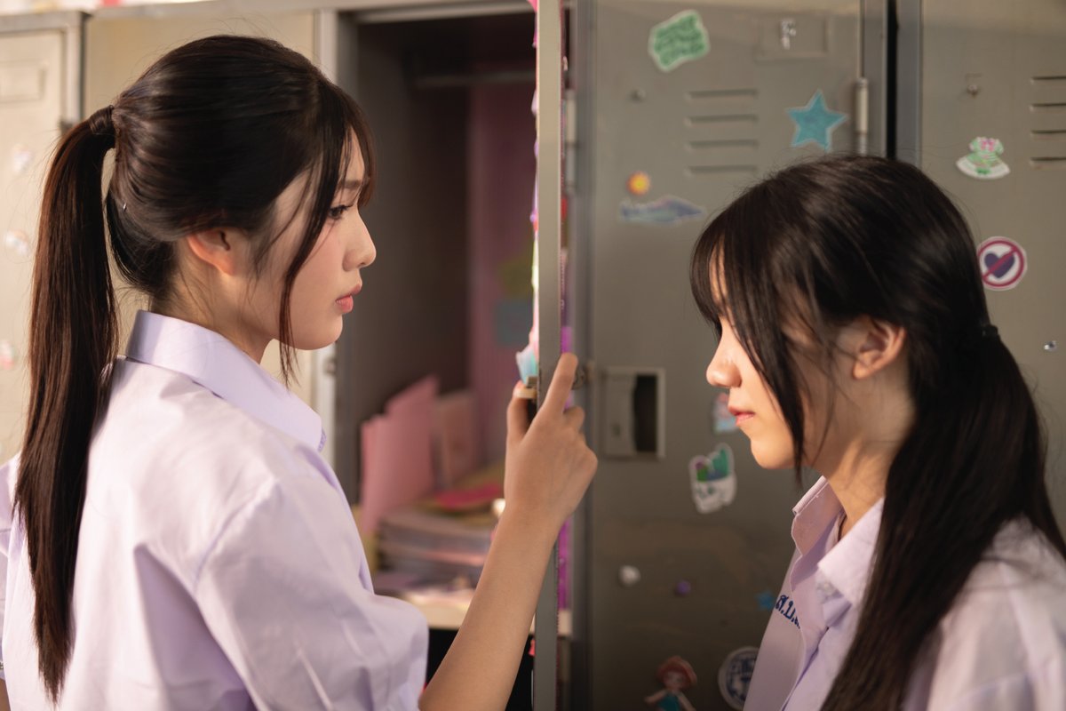 ซีรีส์ GL แนวตั้งจาก BNK48 &amp; CGM48 
Shock Me Girls รักช็อตใจ ยัยช็อตฟีล

#ShockMeGirlsTH #รักช็อตใจยัยช็อตฟีล #IndependentFilm #BNK48 #CGM48

จาก “อินดิเพนเด้นท์ ฟิล์ม (Independent Film)” ในสังกัด iAM ซึ่งมีนักแสดงนำทั้ง 4 คน นำทีมโดย (โมเน่ต์)ภาริตา ริเริ่มกุล, (แพรว)แพรวา