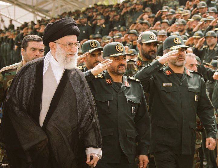 أُذِنَ لِلَّذِينَ يُقَاتَلُونَ بِأَنَّهُمْ ظُلِمُوا ۚ وَإِنَّ اللَّهَ عَلَىٰ نَصْرِهِمْ لَقَدِيرٌ.