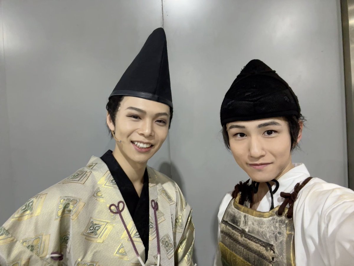 ミュージカル『#刀剣乱舞』
　〜静かなる夜半の寝ざめ〜

マチネご観劇ありがとうございました！！
刀ミュに参加させていただいて、50公演目でした！！

開さんと📸
稽古場だけでなく、楽屋でもお世話になっています！！笑

残り3公演。

3公演。。。

#刀ミュ
#しずよわ