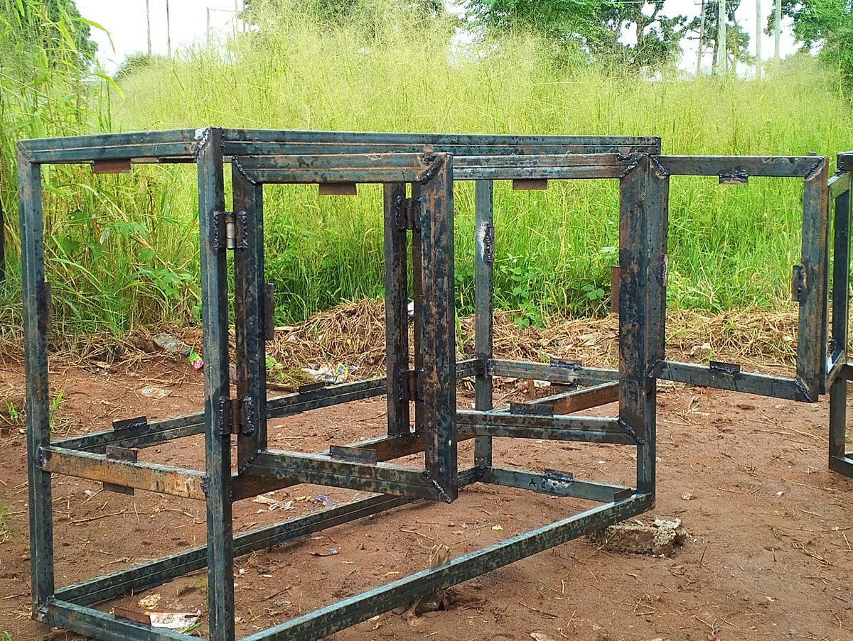 Lil_Toven's tweet photo. If you're in Monze and looking for window or door frames, something for the kitchen, or just about anything you need welded look no further. We’re located just after ZESCO from town, along the Monze-Mazabuka road.
📞: 0771567470 https://t.co/aZsE4ODJU8