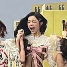 뛸때도 끼부리는놈 깜찍한놈 귀여운놈