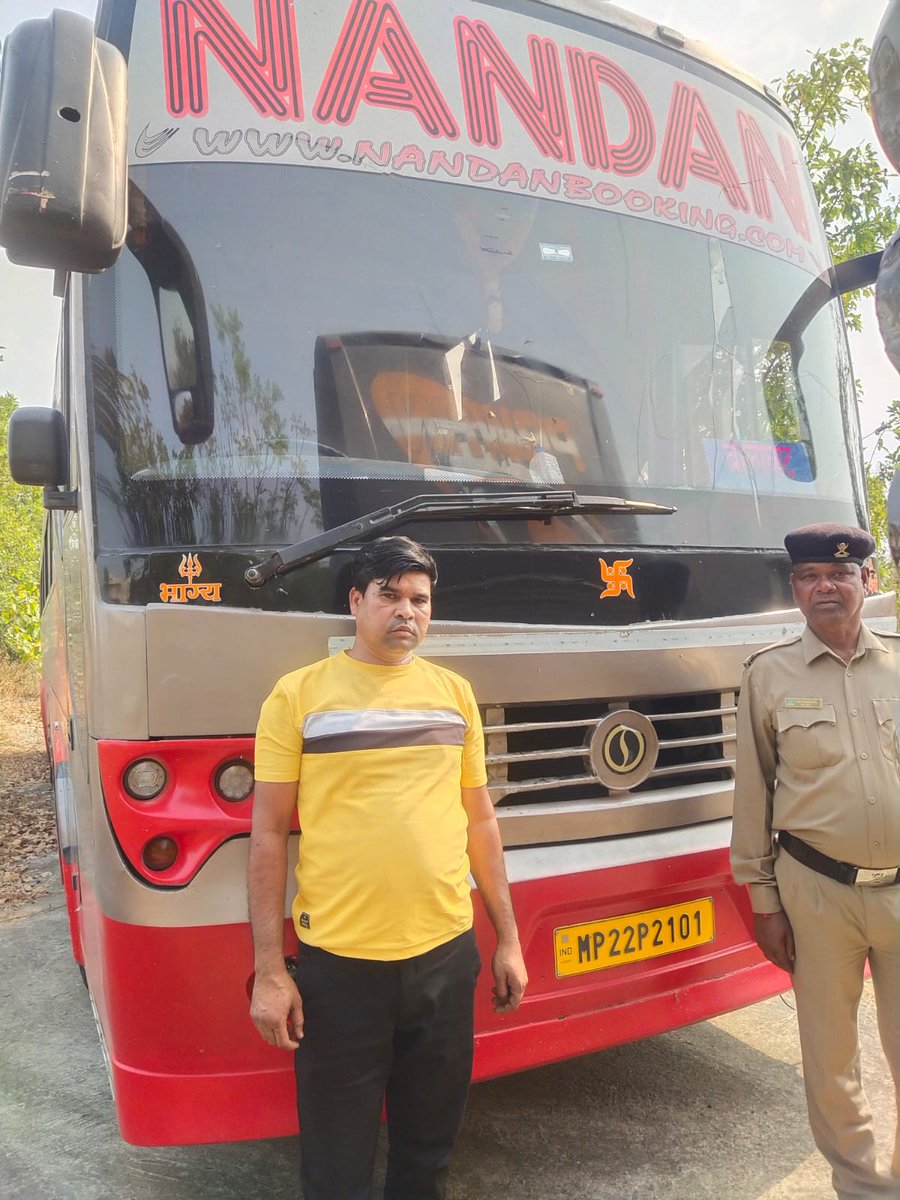 PROJSBalaghat's tweet photo. #बालाघाट 
भोपाल–इंदौर मार्ग की तीन बसें जप्त, अधिक किराया वसूलने पर परिवहन विभाग की कार्रवाई

https://t.co/ZhHvx3XtYK
      
#CMMadhyaPradesh 
#JansamparkMP 
#MPTRANSPORT https://t.co/pbVUoWg39R