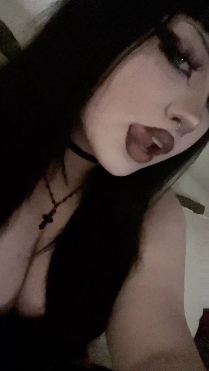 LA GOTHIQUE tweet media