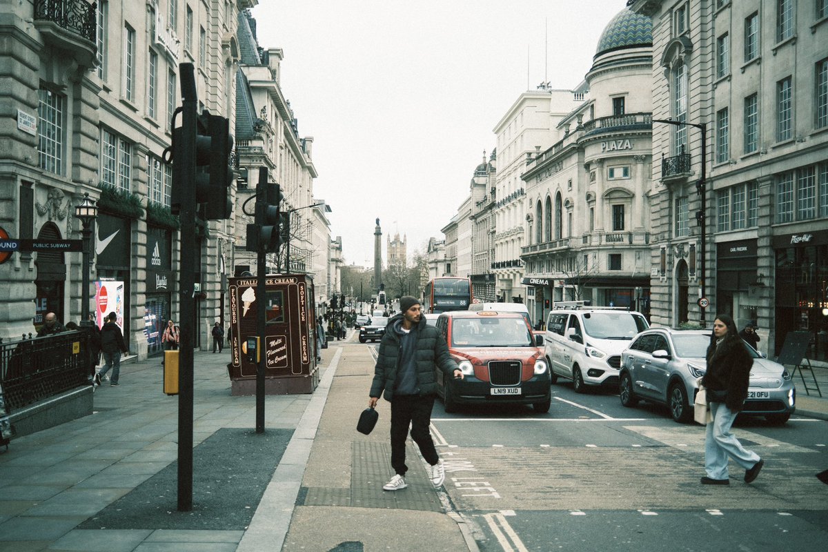 raindrop_lab's tweet photo. X100Ⅵとロンドンを巡る。
#griii #x100vi #leica https://t.co/80lgOUugmw