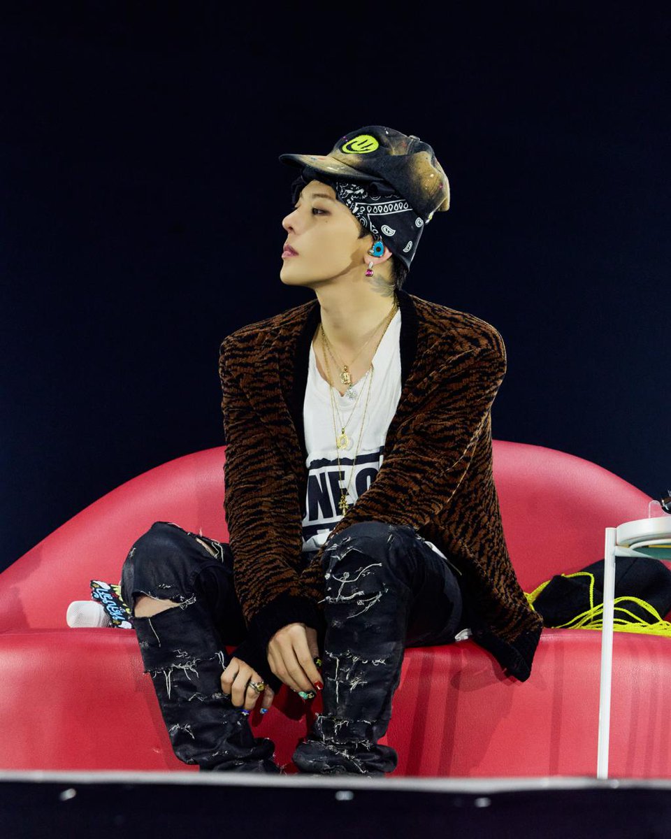 2026 G-DRAGON 'FAM' MEETING [FAM+ILY : FAMILY : FAM I LOVE YOU] IN