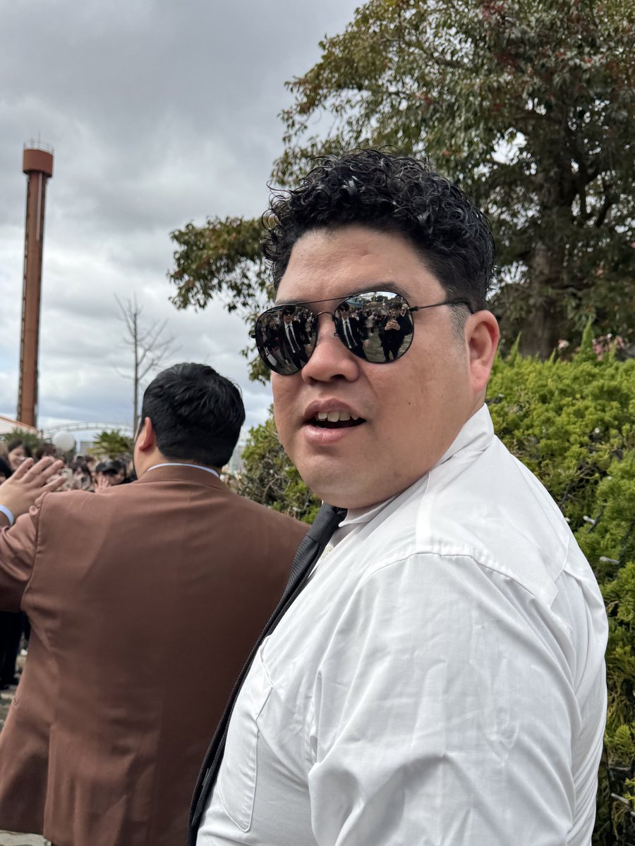 bosobosourai's tweet photo. 学校の行事で来たひらパーで松井ケムリ見つけて撮ってたらSPに見つかって終わった
#クセひらパー https://t.co/XETCZ9lVyM