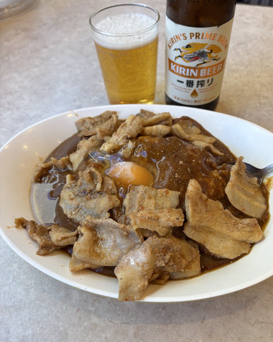 f__tdys's tweet photo. 今日のlunchは鶴見区中央に店舗を
構えるスタミナカレーの🍛
（バーグ）さんに
初訪問です。
今や横浜のソウルフード最高に
美味いです。😋😋😋✨
これはクセになること間違いなし！
リピート確定です。 https://t.co/svDq9X3cfZ