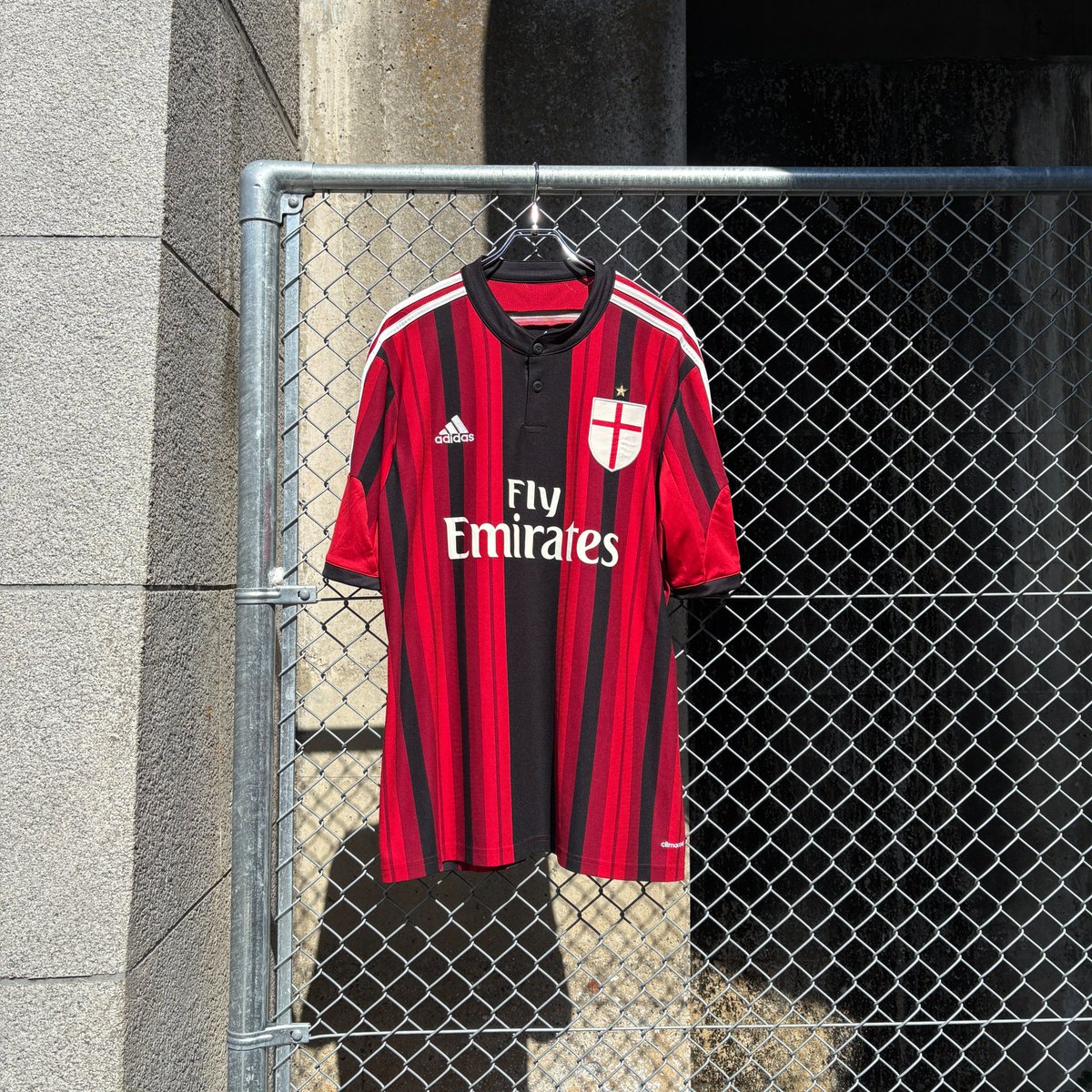 fcFA_JAPAN's tweet photo. 🔴⚫️ Vintage Shirts ⚫️🔴
" ACMilan 14-15 HOME #45 BALOTELLI "
他にも様々なクラブ、代表のヴィンテージシャツを
取り揃えています😊🙌
実店舗のみの販売となりますので、
実際にお手に取ってご覧ください👀👍
ご来店お待ちしております🙇♂️
#ACMillan #Millan #Ballotelli https://t.co/woQAnlEYiD