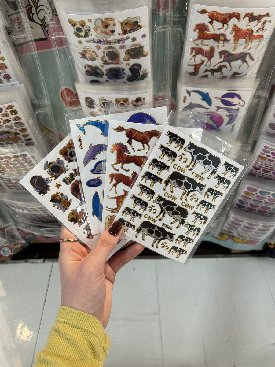 シール1枚110円⊂( ᴖ ̫ᴖ)⊃