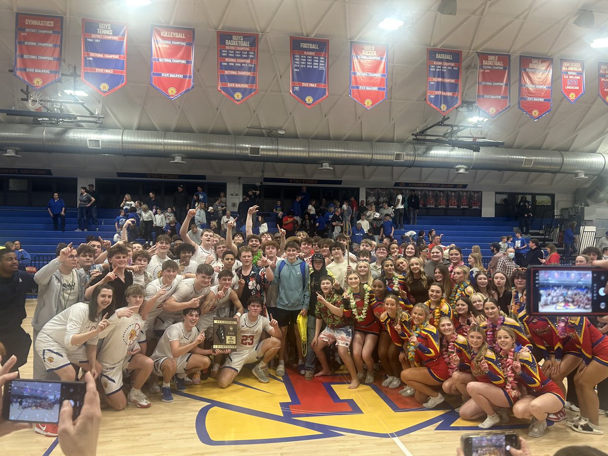 DandurandJason's tweet photo. IHSA REGIONAL CHAMPIONS 
@RoxanaAthletics https://t.co/DdZ9SMxXYu