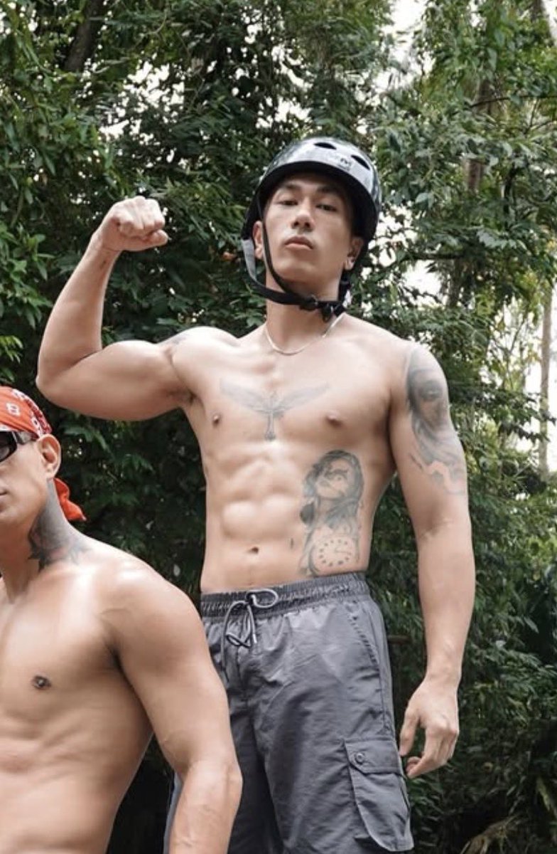 B O Y S R U S 🧨 tweet media