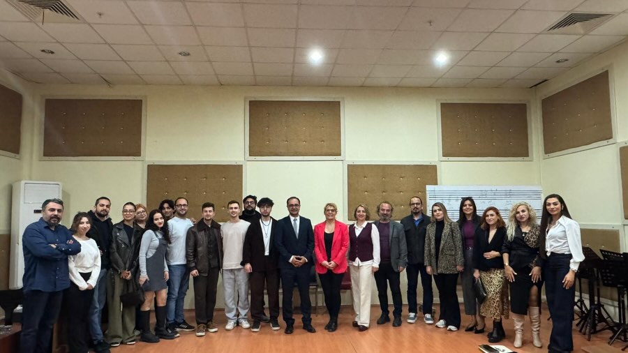 cemilyildiz66's tweet photo. DÜNYA SANATÇISI SACCHI,İSK’DAKONSER VERDİ
Dünyaca ünlü ARP sanatçısı İtalyan Floraleda SACCHI,hafta içi Hatay’a geldi ve İskenderun Teknik Ün' konser verdi
İskenderun Teknik Üniversitesi Mustafa Yazıcı Devlet Konservatuvarı,dünyaca ünlü arp sanatçısı Floraleda SACCHI’yi ağırladı https://t.co/vDCI97ruUZ