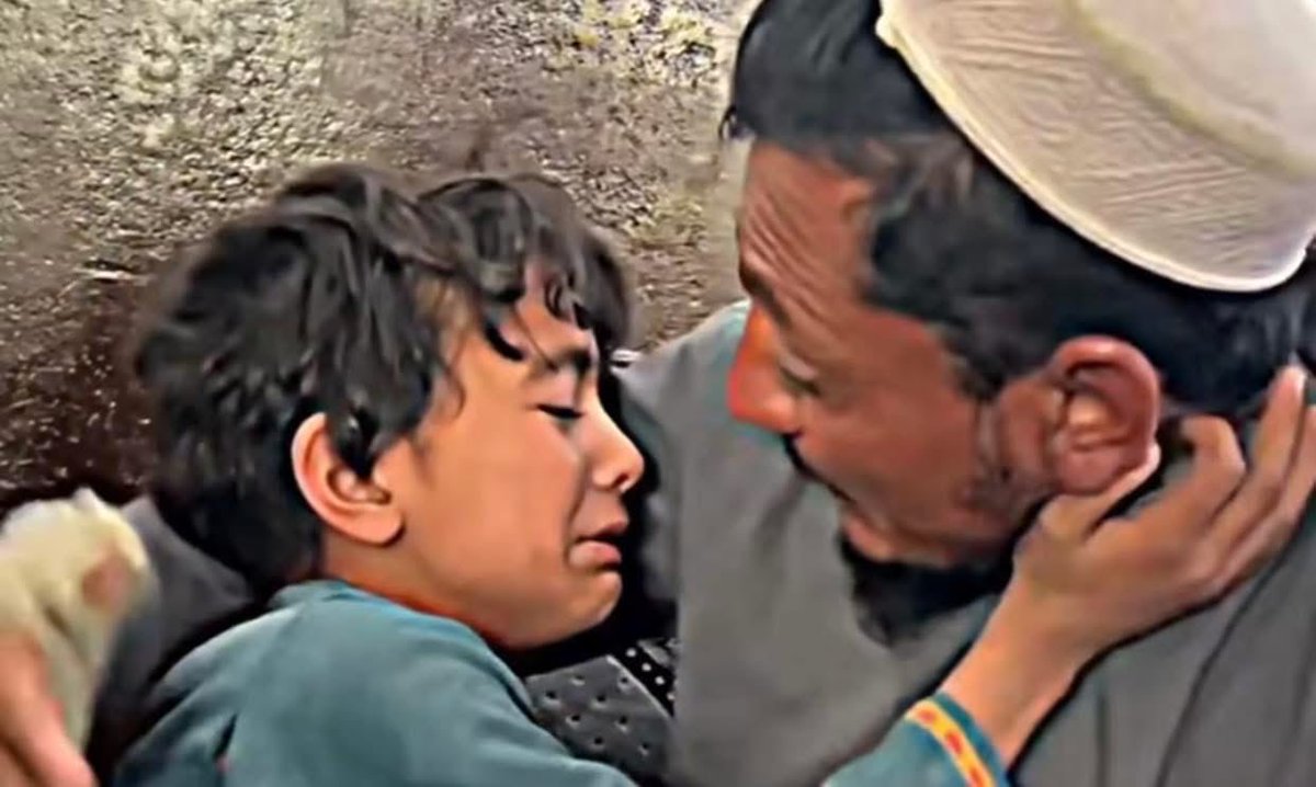 FasihullahAryan's tweet photo. @UnderSecStateP When the bloodthirsty military regime of Pakistan carried out an airstrike on Nangarhar and martyred 18 members of a family including children and women, where were you, the false defenders of the human pig who are now scolding us?
 We Afghans have the right to defend ourselves. https://t.co/fZiwJPN12M