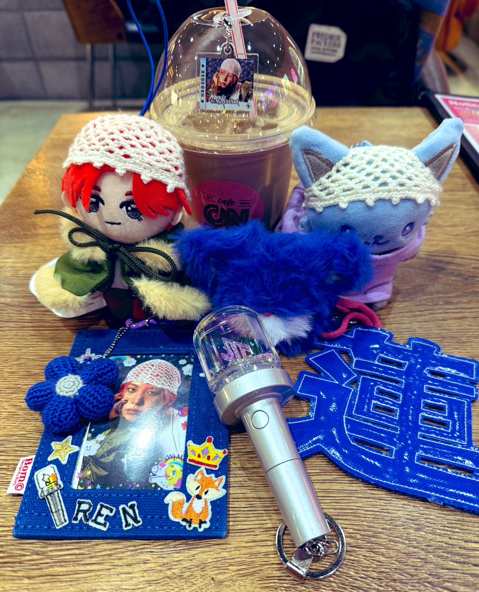 早めの時間に行けた🎂🦊 蓮くんのこのタペストリーかっこよ…🥰写真の