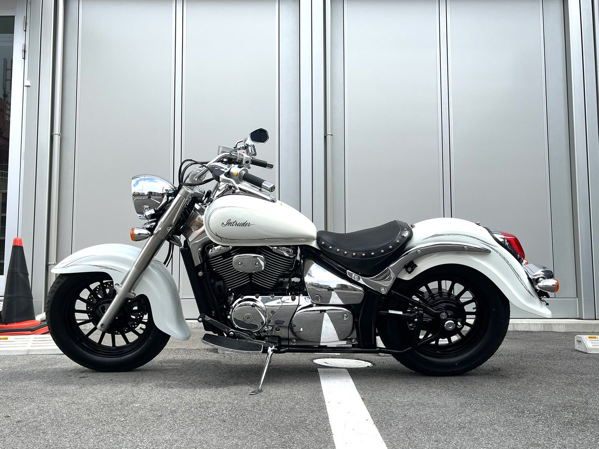 kitagawa20's tweet photo. 店長の気まぐれバイク作り！

気になってた部分を手直し。
洗車、ガラスコーティングが終わりいい感じ！

＃スズキ
＃イントルーダークラシック４００
＃イントルーダー４００
＃アメリカンバイク https://t.co/6rYLCLz7rF