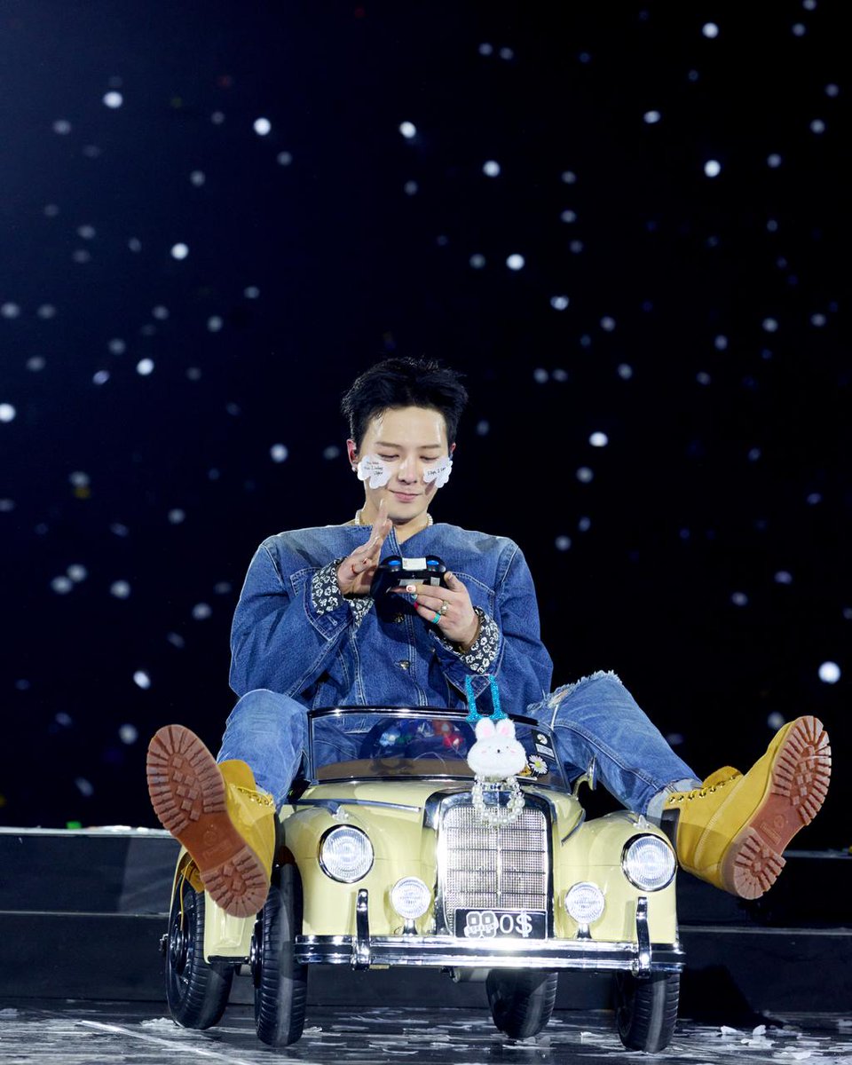 2026 G-DRAGON ‘FAM’ MEETING [FAM+ILY : FAMILY : FAM I LOVE YOU] IN SEOUL

#GDRAGON #GD #FAMPLUSILY #FAMILY #FAMILOVEYOU #GDRAGON2026 #GDFAMMEETING2026