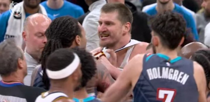 <a href="/espn/">ESPN</a> Jokic looked like he was ready to catch a body 😂 I aint ever seen that look on his face before😂