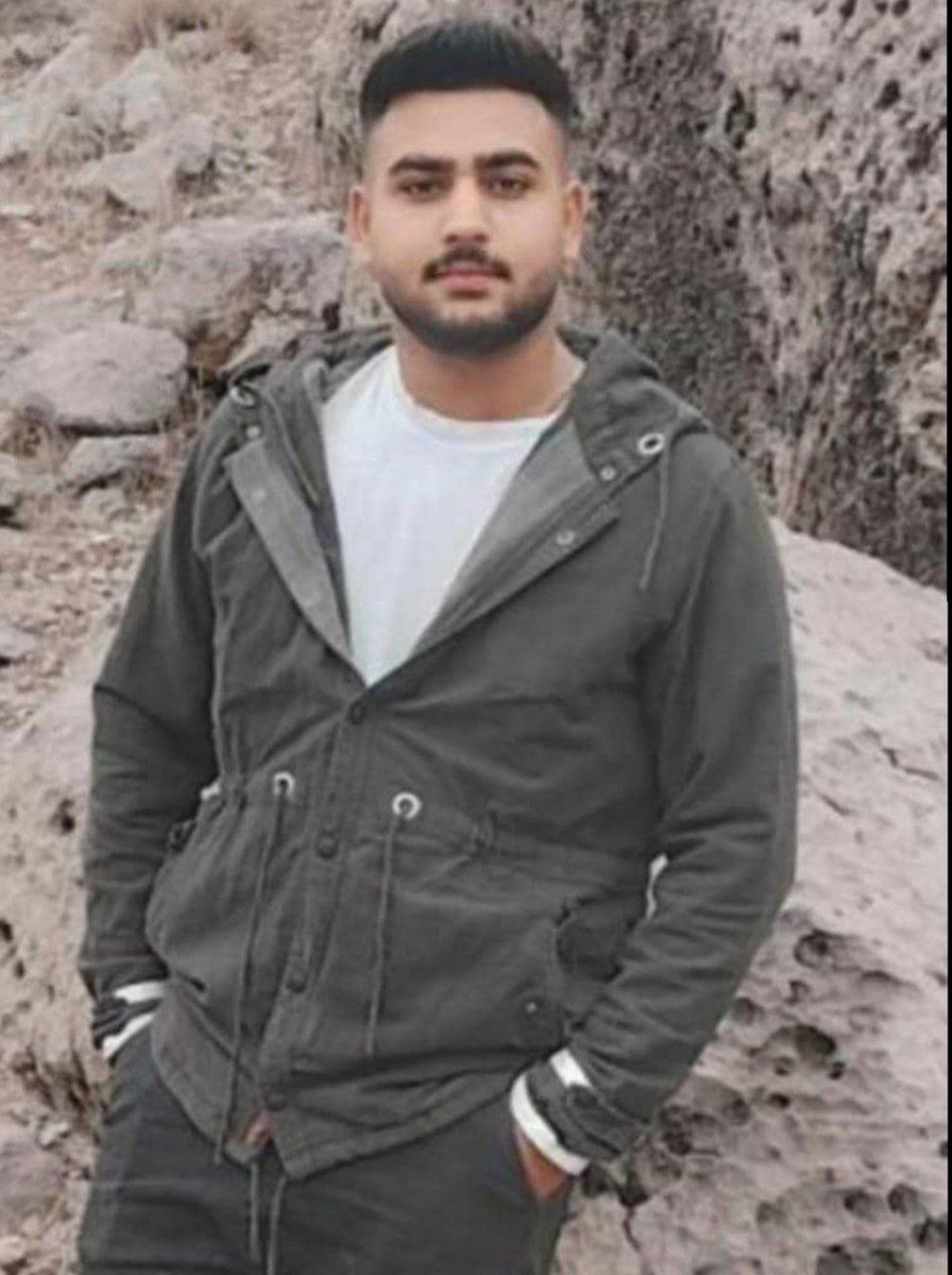Samrad2010's tweet photo. جان فدای میهن 
جاویدنام شاهرخ_زارع اهل نورآباد ممسنی استان فارس، در پنجشنبه ۱۸ دی'

نام تو در قلب و یاد ما جاودانه شد 🕊💔
#KingRezaPahlavi 
#IranMassacre 
#IranRevoIution2026 https://t.co/ekrgJAe1tS