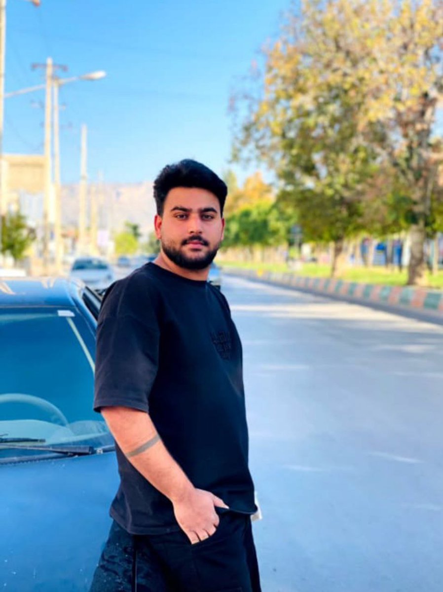 Samrad2010's tweet photo. جان فدای میهن 
جاویدنام شاهرخ_زارع اهل نورآباد ممسنی استان فارس، در پنجشنبه ۱۸ دی'

نام تو در قلب و یاد ما جاودانه شد 🕊💔
#KingRezaPahlavi 
#IranMassacre 
#IranRevoIution2026 https://t.co/ekrgJAe1tS