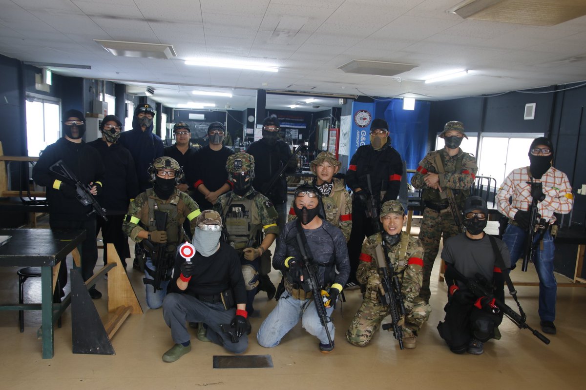 こんにちは✨😃❗ 本日は2月最終日‼️16名の皆さんでタクティカルな