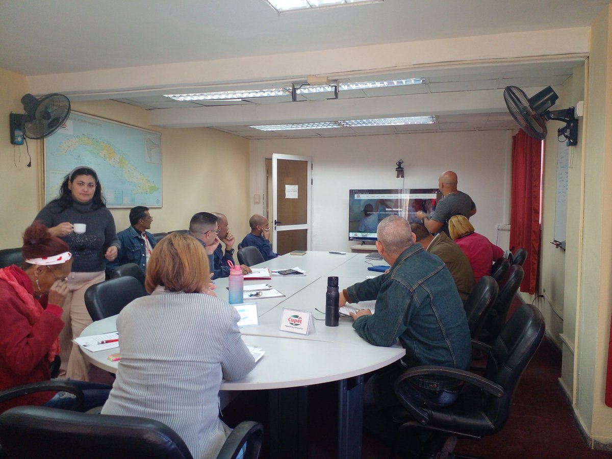 🖥Casi listo el Sitio Web de la Empresa de Ingeniería y Proyectos del Petróleo, fue presentado al Consejo de Dirección, por sus diseñadores: Pablo y Jenny fel Grupo Creativo ELEVEN, Galería Génesis. 
Sin dudas, esta herramienta beneficia la misión y visión de la #EIPP #CUPET 🇨🇺