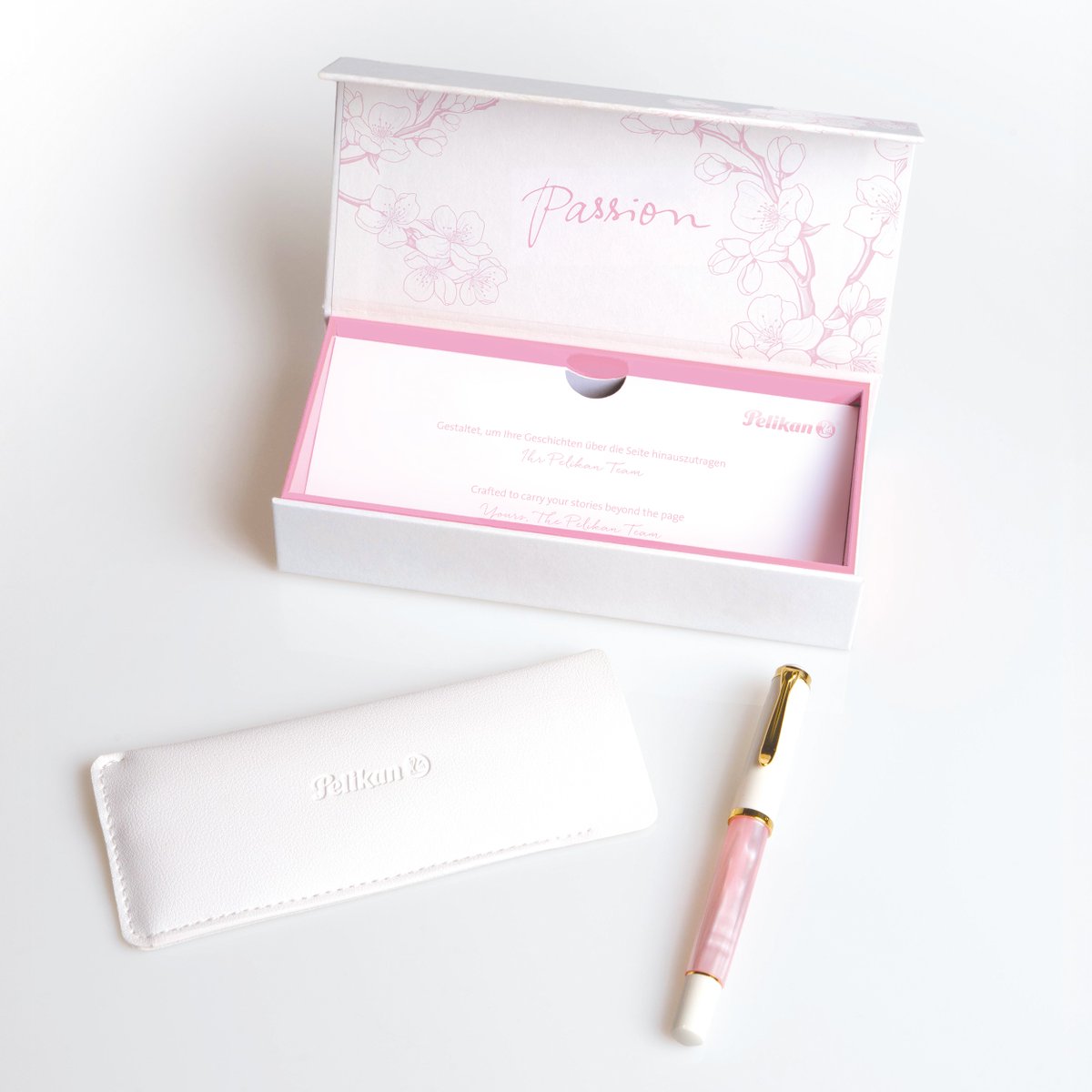 JIPA_pen's tweet photo. 🤗新製品情報
【ペリカン】特別生産品 クラシック200　チェリーブロッサム
2026年３月発売 税込価格：FP￥34,100 BP￥29,700
＜ワールドフェスティバルシリーズ＞誕生
 世界の象徴的な祭りを「書く」という文化で描く本シリーズ。今作は「花見」から着想を得ています。
＃ペリカン　＃特別生産品 https://t.co/FzvZXja0qy
