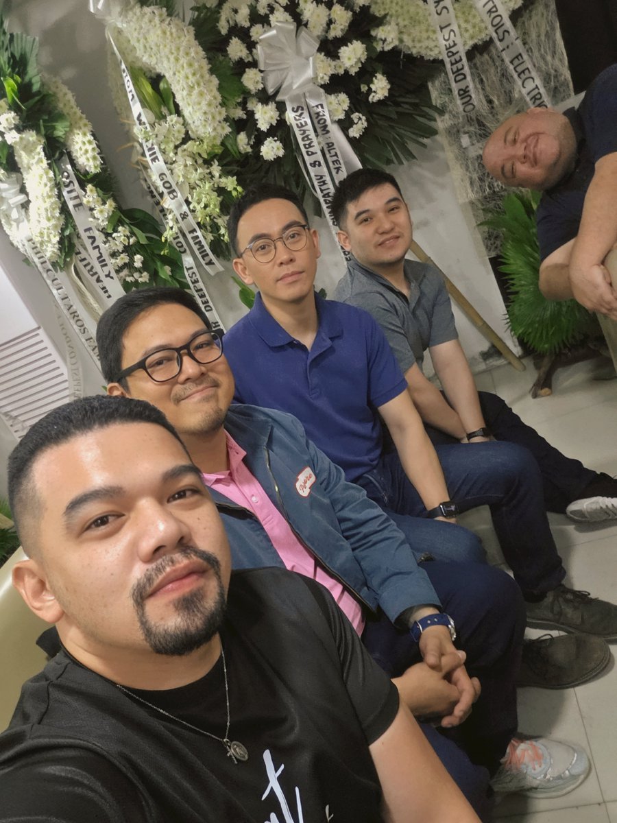 pauloMDtweets's tweet photo. In moments of loss, the strength of friendship is the greatest comfort. Our condolences to the whole family @larsychan #virtualhug @arielrojasPH @jaykickedme @nicoquejano https://t.co/xUypv9m3Gk