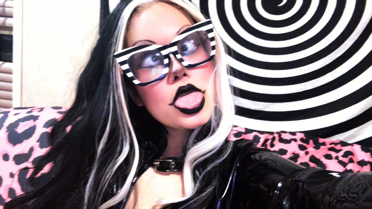 Goddess Yorn ݁ᛪ༙݁ Goth Findom tweet media