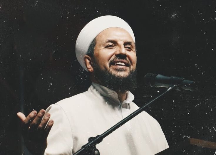 bussrayuucel's tweet photo. "Sen çocuğunu havaya fırlatırsın, o sana güler. Çünkü onu bırakmayacağından emindir. Kader de seni savurup fırlattığında, seni bırakmayacak bir Rabbin olduğundan asla şüphe etme."
Abdülmetin Balkanlıoğlu Hocamız 🤍 https://t.co/ppRSpvoBmT
