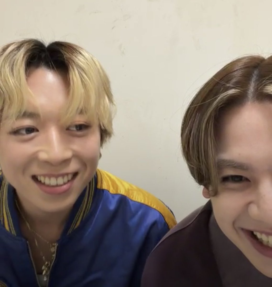 m_BE1ST's tweet photo. かわいー😂🫶
マナトの髪色もかわいー
いつも見れへんからタイミングよくみれて最高❤️‍🔥 https://t.co/5CcO8KcTzZ