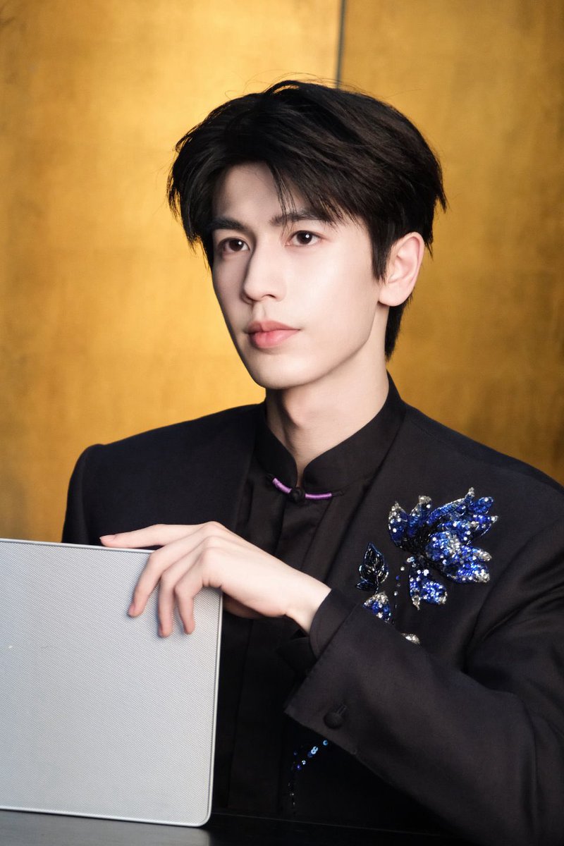 📸 260228 Zhang Linghe Studio Weibo Update #张凌赫 #ZHANGLINGHE