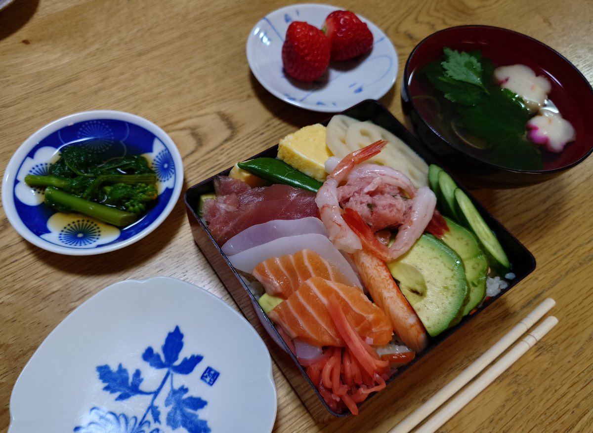 イリス tweet media