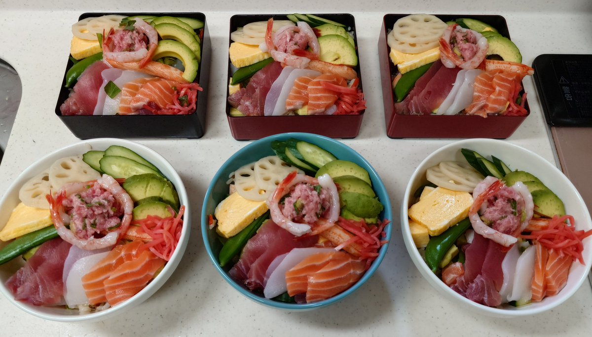 イリス tweet media